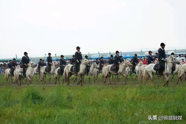 高清大图！直击内蒙古自治区第35届草原那达慕开幕式现场→