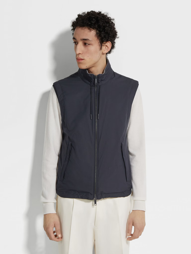 三星掌门人北京逛街，穿“老头马甲”秒售罄！有钱男人为啥爱马甲