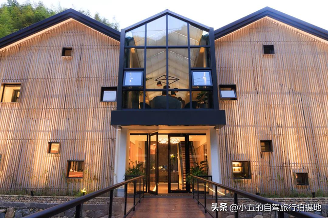 宁波四明山红叶指南：红枫隧道到星空露营，人均300吃遍山间美味