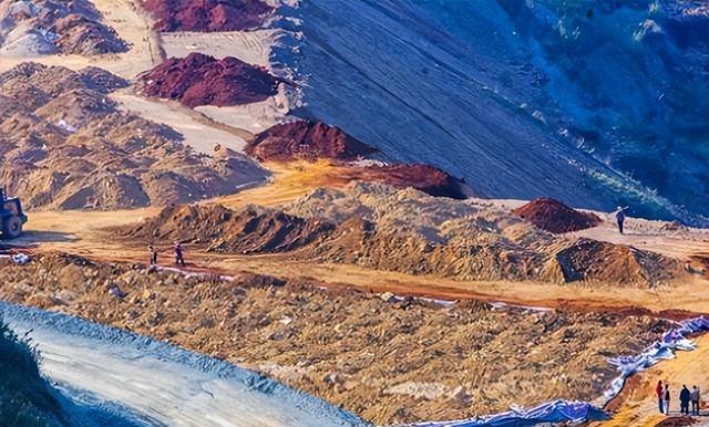 高市早苗对华正式“宣战”！中国两邻居站队日本，特朗普告示全球