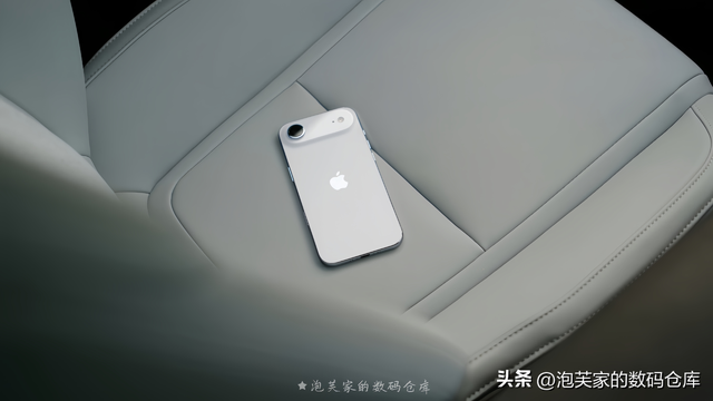 太薄了 折叠屏前瞻？港版iPhone Air体验 续航真不差 17plus青春版！