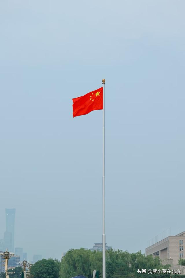 2025年7月27日，北京天安门广场发生的真实排队场景，大家看看吧