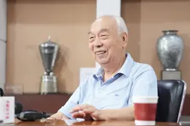 张燮林获“体育工作杰出贡献者”国家荣誉称号图片