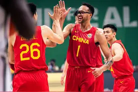 NBA一夜6笔签约达成太疯狂：李凯尔加盟勇士，中国球迷更换主队！图片