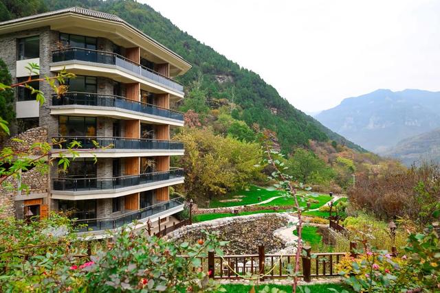 这场云丘山上的围炉茶话，聚焦文旅“流量”如何变“留量”