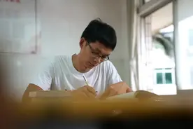 16次高考的唐尚珺：明年我不考了图片