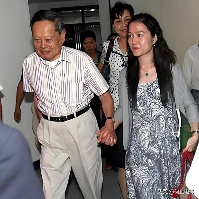 杨振宁走了，伴随在他身上的3个疑问，也该解开了