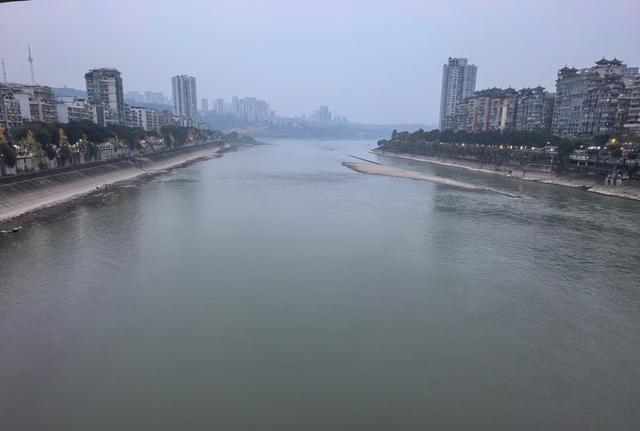 我是北京人，在四川泸州逛了几天	，憋不住想讲讲这趟行程的感受	。