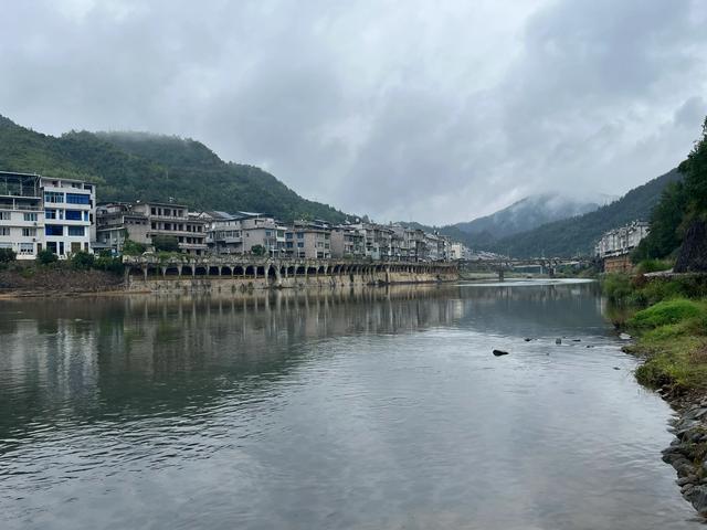 退休夫妻自驾温州泰顺之仕水古镇、胡氏大院、廊桥文化园