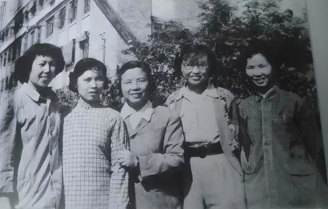 李鹏坦白和周恩来的真实关系：别人都说我是他的养子，这不正确