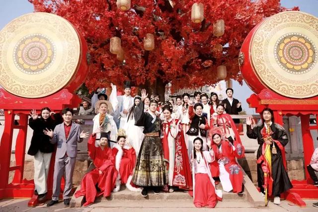 爱好汉服小伙伴们！这个周末，金堂这里等你来打卡……