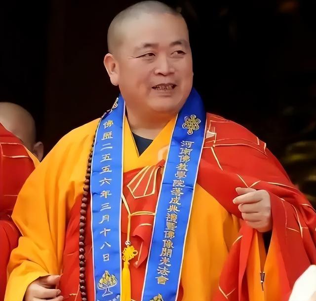 释永信被查不到两月，祸水再起，五名女性只是冰山一角