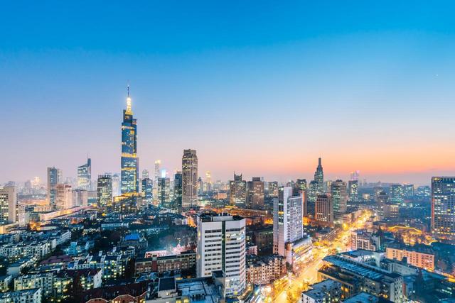我国首个被撤销的直辖市，曾是六朝古都，今成知名旅游城市