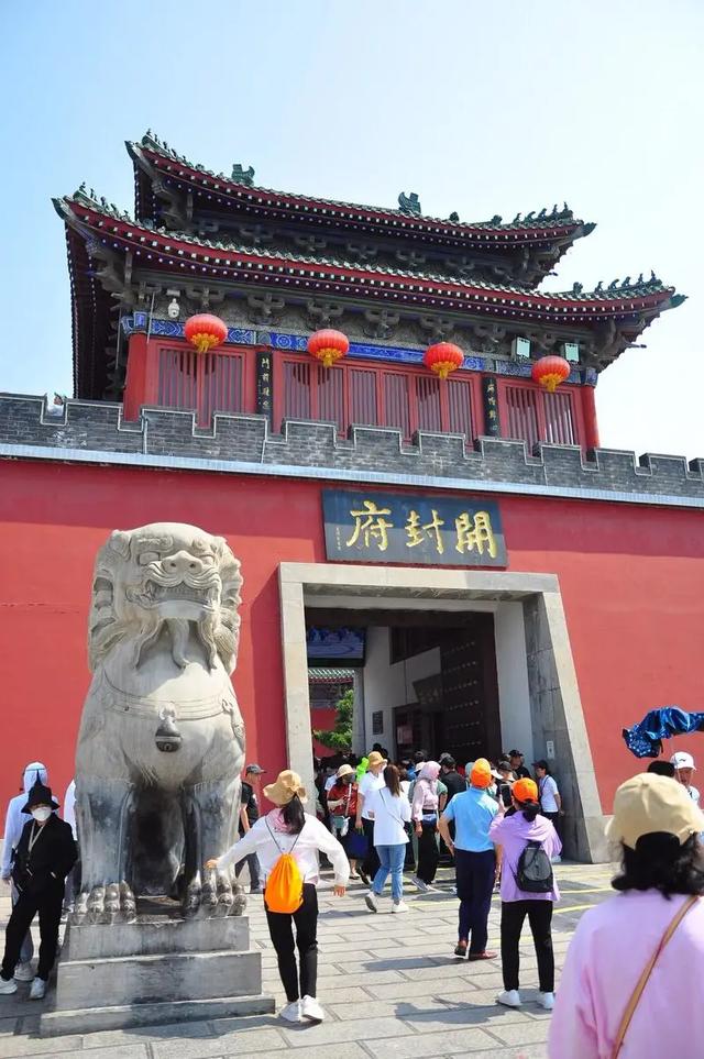 开封，一座让你“穿越”的城市，但我差点被热晕在船上