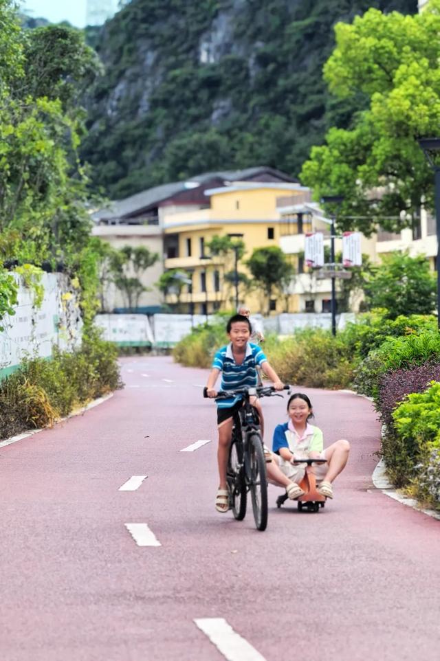 桂林：乐骑青山绿水间！