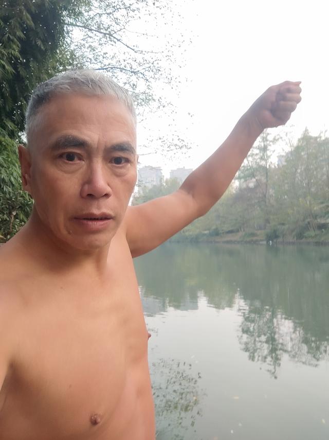 冬日漂流江岸河