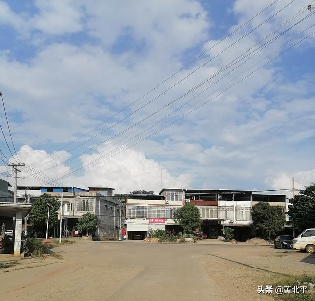 广西崇左市大新县与龙州县接壤的小乡，太平土官起名现并入雷平镇