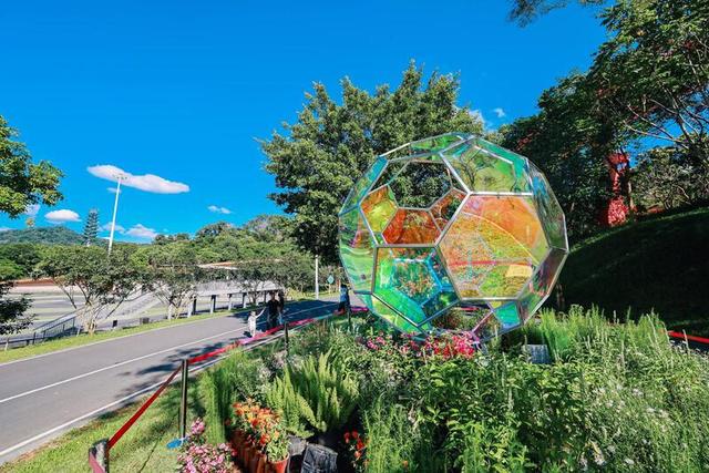 八天“奇遇”燃动“双节”！2025如虹嘉年华圆满收官
