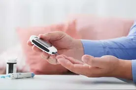 糖友应知应会：餐后2小时血糖总是高，少吃点也降不下来是为啥？图片