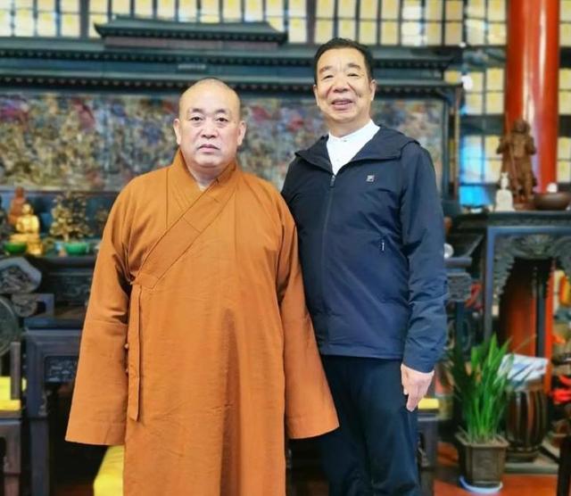 少林寺总裁释永信被带走调查！被曝敛财数十亿、豪车娶妻生活奢靡