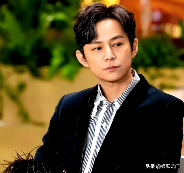 51岁无妻无子、半退休，不再隐瞒身体状况的何炅，给内娱提了个醒