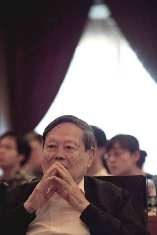钱学森与杨振宁的差距在哪？很多人理解错了，答案在他们的归宿里