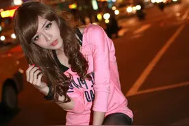 日本到底有多开放？看看深夜街头的美女生活，这场景国内少见！图片
