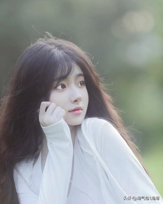 甘肃兰州一校花，楚楚动人，我见犹怜，这气质堪称校园白月光