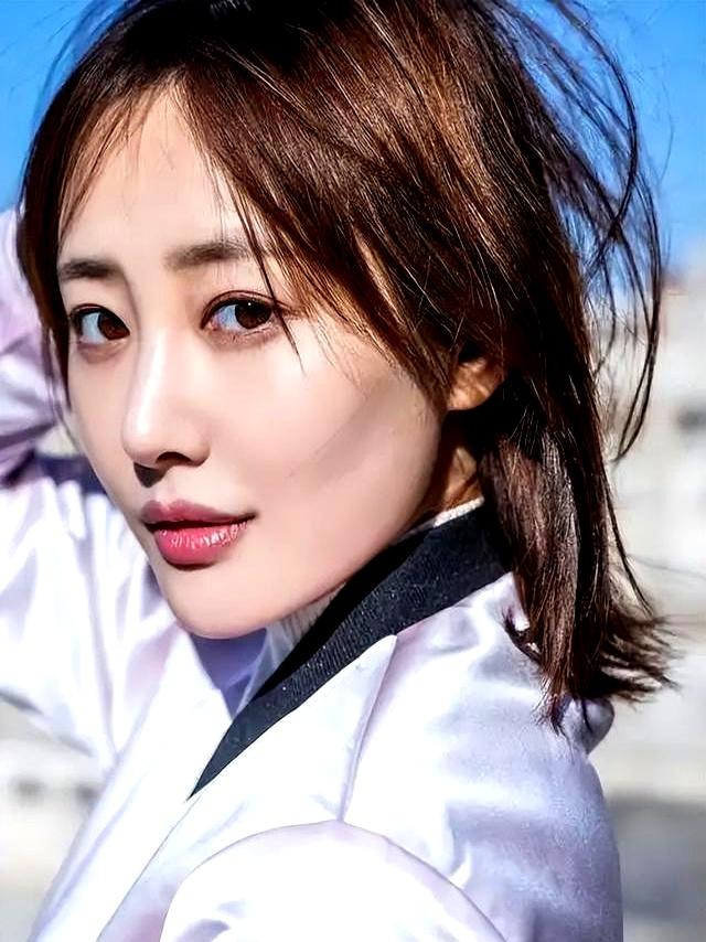 李纯婚后放纵开始还债了，健身累到大腿颤抖，带上北京爷们一起练