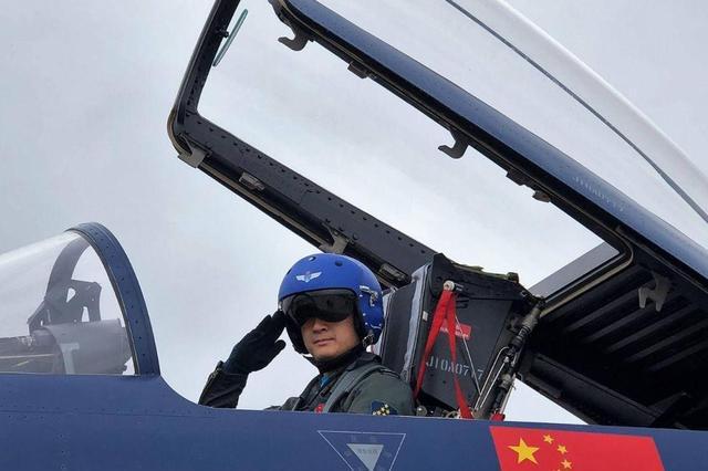 中国大批飞行员被迫下岗？中国六代战机出现大问题：太过先进！