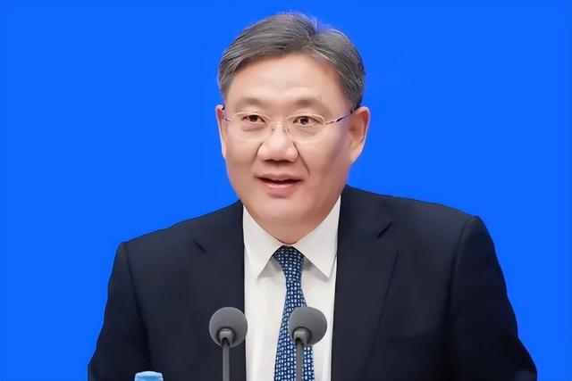 欧盟果然扛不住了，一个电话打到北京，让中国给欧洲27国一个面子