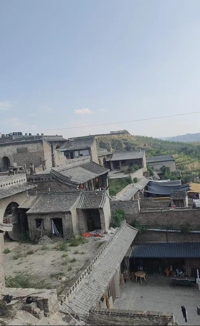 李家山 潜藏在黄土高原深处的布达拉宫