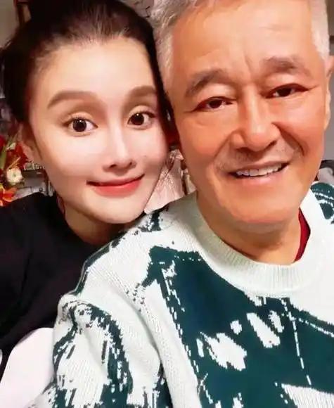 赵本山的“天塌了”！就算有再多豪宅豪车，也无法拯救自己的女儿