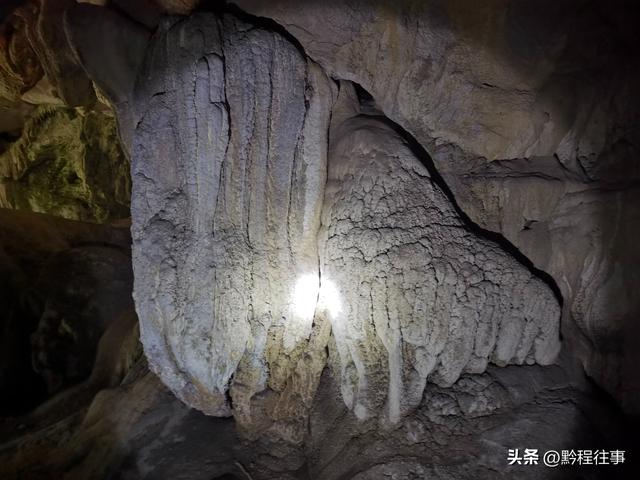 寻找一个最为艰难的躲匪洞，我难到达，土匪也难以到达