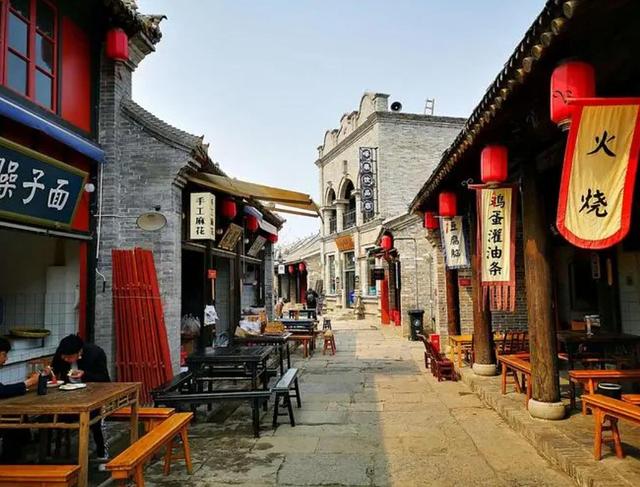 河南又一“古镇”走红，斥巨资修建，门票免费，游客：真没白来！