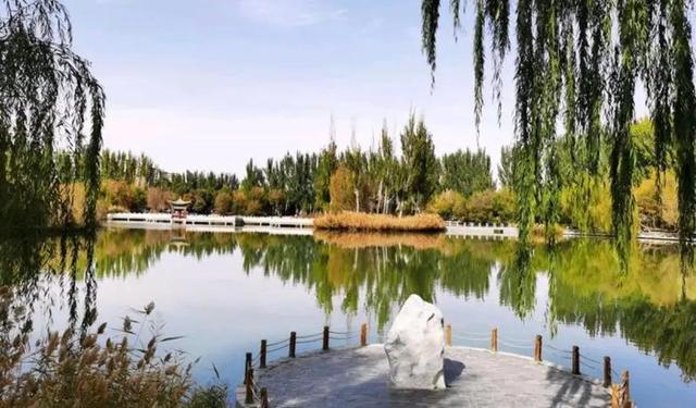 甘肃面积最大的地级市，比14个兰州，6个陇南还大，人口不足110万