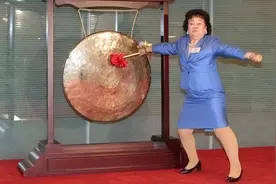 金嗓子喉片终成“喉骗”：经历两次失信风波，传奇女老板成老赖图片