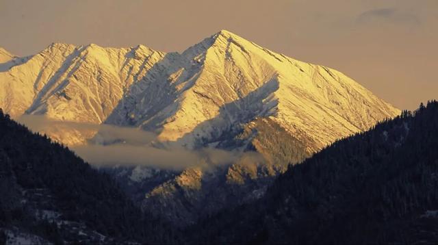 诗韵达古（三十二）| 徐潋《达古：山与冰川的共和（组诗）》