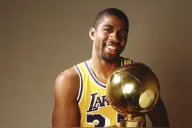 2.06米的约翰逊，2.06米的詹姆斯，没有对比就没差距图片