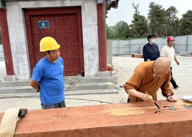 临危受命后直接掀翻释永信式商业，少林寺新住持，到底什么来头？