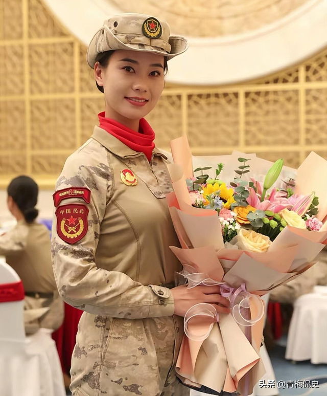 女民兵李思颖阅兵回家后仅半天，又有一个新身份：河北工大研究生