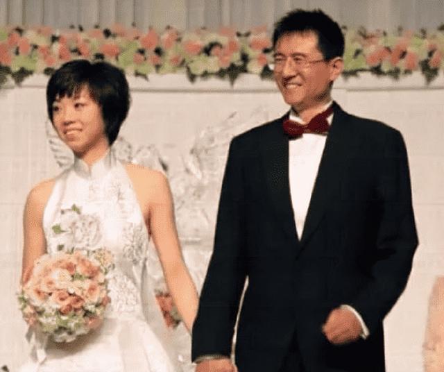 恩爱16年难抵残酷现实？嫁大20岁丈夫的张怡宁，跨过了年龄差的坎