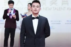 陈道明说的没错，戏外的欧豪，已经走上了另外一条康庄大道图片