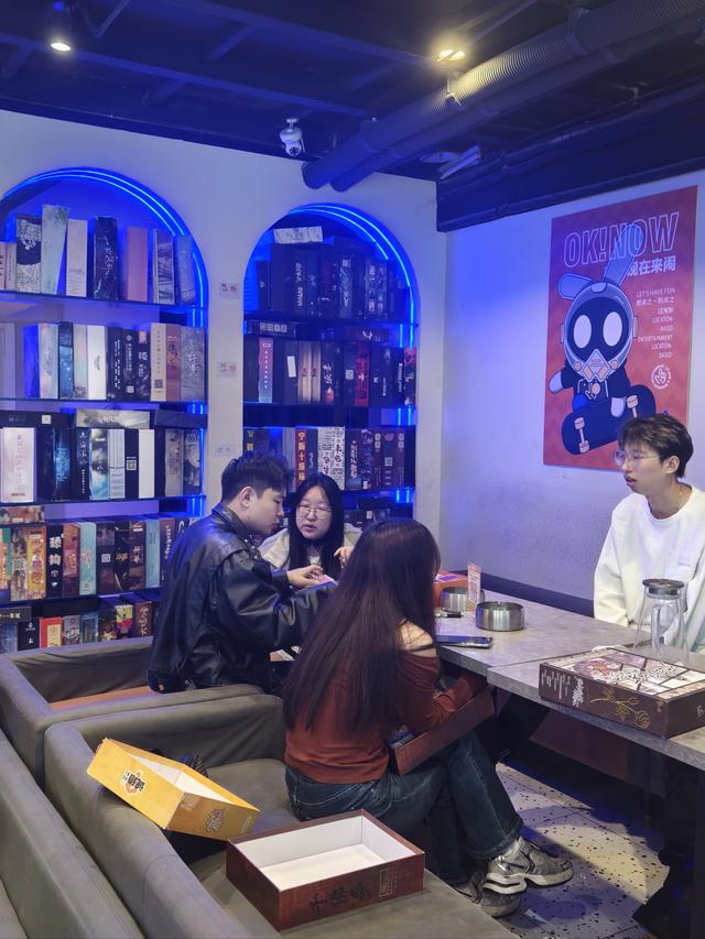 新兴行业沦为色情温床？大批年轻人沉迷“颅内快感”，无法自拔