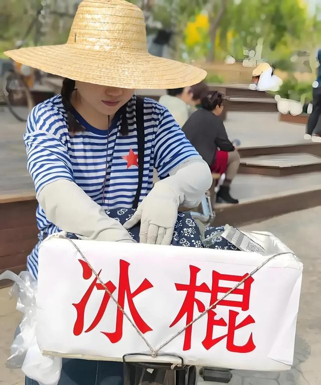 92年去大庆搞建筑，长期碰不到女人，卖冰棍的女子：我为你暖被窝