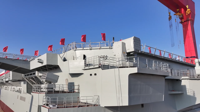 歼-15T在福建舰弹射细节公开