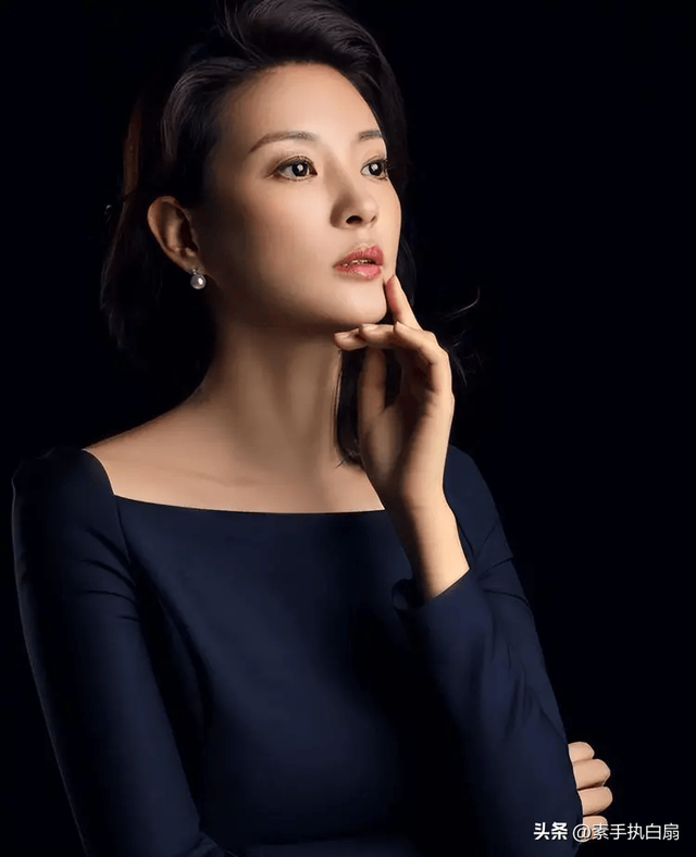 央视最惨女主持：男友被判死缓，丈夫惨死狱中，如今48岁依旧单身