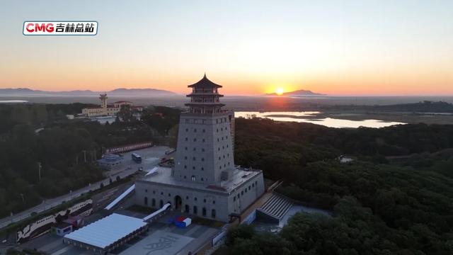 央视新闻客户端：免签试行 多元文化点亮“边城新名片”