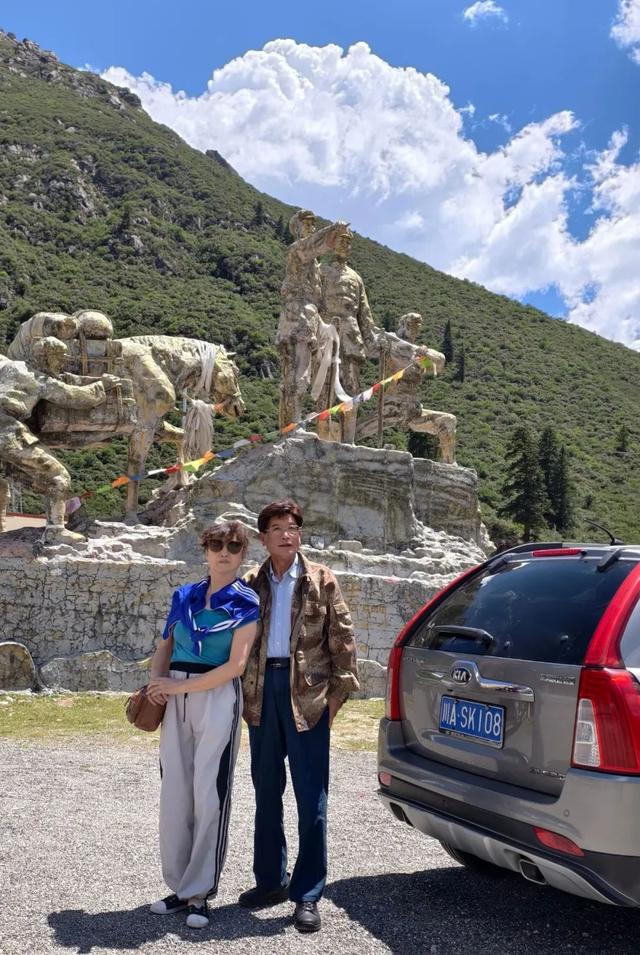 “奔八”老人驾车川藏路，穿越矮拉山，去看援藏的外孙女！