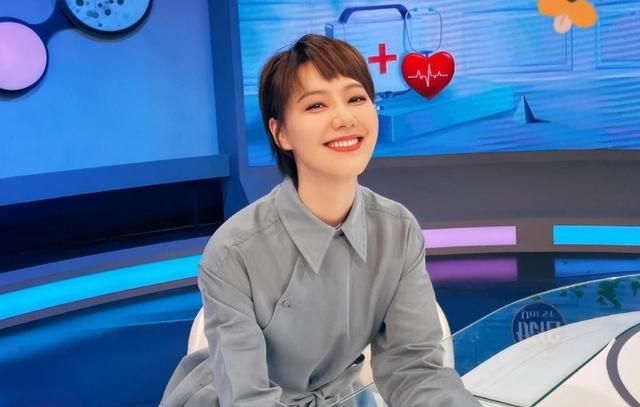 讨好大佬，陪睡上位，遭央视“开除”	，她身上的标签哪个才是真的